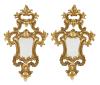 <span class='ref_item'>247 -</span> <span class="object_title">PAREJA DE CORNUCOPIAS, ESTILO ISABELINO</span>   <p><span class="technical_description">Pareja de cornucopias siguiendo modelos isabelinos con marco de madera tallada y dorada, con algunas faltas. Espejos con marcas de paso del tiempo.<br/>Medidas: 60x35,5cm</span><br></p>
