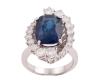 <span class='ref_item'>3 -</span> <span class="object_title">SORTIJA EN ORO 18KT, ZAFIRO NATURAL DE 8.32CT Y BRILLANTES</span>  <p><span class="technical_description">Sortija realizada en oro de 18kt. Gran zafiro natural en talla oval con peso de 8.32ct con certificado GIA Nº 152285, Nueva York, 1978. Orla en dos mitades en degradé de diamantes en talla brillante con peso total aprox 1.80ct. <br/>Medida Sortija: 12</span><br>Peso: <span class="PESO_HCES1">8,10</span> <span class="PESOUMED_HCES1">gr.</span><br></p>