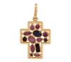 <span class='ref_item'>146 -</span> <span class="object_title">COLGANTE EN FORMA DE CRUZ EN ORO MACIZO DE 18KT, ZAFIROS Y RUBIES</span>  <p><span class="technical_description">Colgante en forma de cruz realizado en oro macizo de 18kt, interior calado y adornado con zafiros de diferentes tallas con un peso total aprox (0.35ct) y rubíes de diferentes tallas con peso total aprox (0.60ct).<br/>Medidas: longitud de 3.5cm con asa x 2cm ancho<br/> </span><br>Peso: <span class="PESO_HCES1">3,30</span> <span class="PESOUMED_HCES1">gr.</span><br></p>