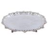 <span class='ref_item'>245 -</span> <span class="object_title">BANDEJA DE SERVIR EN PLATA DE LEY 925 MM</span>  <p><span class="technical_description">Bandeja de servir o sobremesa realizada en plata de ley 925 bellamente gallonada en los bordes y grabación floral en la parte central. La soportan cuatro patas. Medidas: 41.5cm x 35cm.<br/>Ref: 100</span><br>Peso: <span class="PESO_HCES1">817,20</span> <span class="PESOUMED_HCES1">gr.</span><br></p>