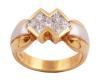 <span class='ref_item'>165 -</span> <span class="object_title">SORTIJA EN ORO BICOLOR DE 18 KT. CON DIAMANTES</span>  <p><span class="technical_description">Sortija realizada en oro bicolor de 18 kt, con banda central en oro blanco mate y centro adornado por diamantes en talla princesa engastados en forma de rombo con peso total aprox(0.90ct)<br/>Medida sortija: 12<br/>Ref: 25R64</span><br>Peso: <span class="PESO_HCES1">7,75</span> <span class="PESOUMED_HCES1">gr.</span><br></p>