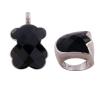 <span class='ref_item'>46 -</span> <span class="object_title">LOTE DE "TOUS" CON SORTIJA Y COLGANTE EN PLATA  925 Y ONIX</span>  <p><span class="technical_description">Lote compuesto por una sortija y un colgante de "Tous"realizados en plata 925, la sortija con forma de tulipán compuesta por una talla facetada de onix, medida sortija: 12. y el colgante con la forma del oso de "Tous" compuesto por onix facetado.<br/>Peso total: 26,8 gr</span><br></p>