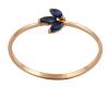 <span class='ref_item'>103 -</span> <span class="object_title">SORTIJA EN ORO DE 18 KT. Y ZAFIROS</span>  <p><span class="technical_description">Sortija realizada en oro de 18 kt. con detalle central de zafiros en talla marquise con peso total aprox( 0.09 ct)<br/>Medida sortija: 12<br/>Peso: 0.90 gr</span><br></p>