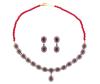 <span class='ref_item'>49 -</span> <span class="description">CONJUNTO DE GARGANTILLA Y PENDIENTES EN BRONCE Y METAL CON RUBIES SINTETICOS Y PIEDRAS ROJAS Y BLANCAS</span>  <p><span class="description">Conjunto de gargantilla y pareja de pendientes en bronce y metal con diseño clásico adornados por rubíes sintéticos en tallas ovales y piedras blancas y rojas de imitación. La gargantilla con cierre de mosquetón y longitud: 40 cm. Los pendientes de 2,5 cm y cierre de presión<br>Peso: 34,7 gr</span></p>