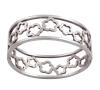 <span class='ref_item'>118 -</span> <span class="object_title">BRAZALETE RÍGIDO Y CALADO EN PLATA DE LEY 925</span>  <p><span class="technical_description">Brazalete rígido con banda ancha de motivos florales calados, realizada en plata de ley 925.<br/>Bisagra y cierre de lengüeta en clip. Medidas: 6 cm en el ovalo interior y ancho 2,3 cm</span><br>Peso: <span class="PESO_HCES1">51,30</span> <span class="PESOUMED_HCES1">gr.</span><br></p>