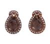 <span class='ref_item'>182 -</span> <span class="object_title">PENDIENTES EN PLATA DE LEY 925 CHAPADA EN ORO CON CUARZO FUME Y CIRCONITAS</span>  <p><span class="technical_description">Pareja de pendientes realizados en plata de ley 925 chapada en oro, con cuarzos fumé en talla perilla facetada en el centro y adorno de orla con circonitas.<br/>Cierre: Presión</span><br>Peso: <span class="PESO_HCES1">6,5</span> <span class="PESOUMED_HCES1">gr.</span><br></p>