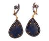 <span class='ref_item'>234 -</span> <span class="object_title">PENDIENTES LARGOS EN PLATA DE LEY 925 CHAPADOS EN ORO CON ZAFIROS MASIVOS  Y CIRCONITAS</span>  <p><span class="technical_description">Pareja de pendientes largos realizados en plata de ley 925 chapada en oro, con tallas facetadas de zafiros masivos y adornos en orla y parte superior de circonitas .Cierre: Presión. Longitud: 5 cm<br/> </span><br>Peso: <span class="PESO_HCES1">10,30</span> <span class="PESOUMED_HCES1">gr.</span><br></p>