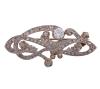 <span class='ref_item'>162 -</span> <span class="object_title">BROCHE VINTAGE EN PLATINO Y ORO DE 18 KT CON DIAMANTES</span>  <p><span class="technical_description">Broche o alfiler vintage realizado en platino y oro de 18 kt. Su diseño prsenta un intrincado trabajo calado, adornado por diamantes en tallas brillante antiguo y transición con peso total aprox 1.90ct. Medidas: 6,7 cm x 2,5 cm Broche : Aguja con mecanismo de seguridad</span><br>Peso: <span class="PESO_HCES1">13,10</span> <span class="PESOUMED_HCES1">gr.</span><br></p>