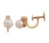<span class='ref_item'>117 -</span> <span class="object_title">PENDIENTES EN ORO 18KT, DIAMANTES Y PERLA CULTIVADAS</span>  <p><span class="technical_description">Pareja de pendientes realizados en oro de 18kt. Formados por diamantes talla brillante con un peso total aprox 0.13ct, engastados sobre una base cuadrada con garras y perlas cultivadas calibradas aprox en 7,6mm. <br/>Cierre: Tornillo (apto para quien no tiene agujero en el lóbulo)<br/>Ref: 41636/17<br/> </span><br>Peso: <span class="PESO_HCES1">6,10</span> <span class="PESOUMED_HCES1">gr.</span><br></p>