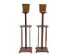 <span class='ref_item'>204 -</span> <span class="object_title">PAREJA DE PEDESTALES Y DOS MACETEROS ART DECÓ.</span>   <p><span class="technical_description">Pareja de pedestales realizados en madera de caoba con una estructura alta y esbelta. Una pequeña plataforma intermedia y una plataforma superior diseñada para sostener jarrones, figuras o maceteros. En este caso se acompañan de dos cubos de madera con bandas de latón, diseñados para su uso como maceteros. Medidas pedestales: 126cm x 40cm x 30cm</span><br></p>