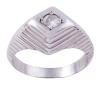 <span class='ref_item'>78 -</span> <span class="object_title">SORTIJA EN ORO DE 18 KT Y DIAMANTE</span>  <p><span class="technical_description">Sortija realizada en oro de 18 kt. con original diseño estriado con forma de rombo, lleva diamante central en talla brillante con peso aprox. de 0.32 ct ( presenta fractura en un extremo)<br/>Medida sortija: 20</span><br>Peso: <span class="PESO_HCES1">12</span> <span class="PESOUMED_HCES1">gr.</span><br></p>