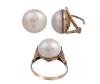 <span class='ref_item'>50 -</span> <span class="object_title">CONJUNTO DE SORTIJA Y PENDIENTES EN ORO DE 18 KT. Y PERLAS MABE</span>  <p><span class="technical_description">Conjunto de sortija y pareja de pendientes realizados en oro de 18 kt. Llevan perlas Mabe en su centro . La sortija con perla Mabe central calibrada aprox.12 mm y los pendientes con perlas Mabe centrales calibradas aprox. en 13,5 mm<br/>Medida sortija: 12. Cierre pendientes: Omega</span><br>Peso: <span class="PESO_HCES1">9,80</span> <span class="PESOUMED_HCES1">gr.</span><br></p>