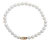<span class='ref_item'>98 -</span> <span class="object_title">COLLAR DE PERLAS AUSTRALIANAS CULTIVADAS CON BROCHE EN ORO DE 18 KT. Y ADORNO DE PERLA Y PIEDRAS BLANCAS</span>  <p><span class="technical_description">Collar corto compuesto por 31 perlas Australianas cultivadas situadas en ligero degradé, las perlas más grandes en el centro y con menos tamaño a los lados, calibradas aprox. entre 15 mm - 11,5 mm. Broche realizado en oro de 18 kt. adornado con perla pequeña y piedras a los lados de color blanco. Cierre: Gancho y mecanismo de seguridad. Longitud: 45 cm</span><br>Peso: <span class="PESO_HCES1">107,4</span> <span class="PESOUMED_HCES1">gr.</span><br></p>
