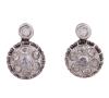 <span class='ref_item'>9 -</span> <span class="object_title">PENDIENTES ANTIGUOS EN ORO DE 18 KT. CON DIAMANTES EN TALLA ROSA HOLANDESA</span>  <p><span class="technical_description">Pareja de pendientes realizados en oro de 18 kt, con rosetón antiguo adornado por diamantes en talla rosa holandesa con peso total aprox. 2.20 ct. Cierre: Ballestilla<br/>Ref. 70480</span><br>Peso: <span class="PESO_HCES1">6,30</span> <span class="PESOUMED_HCES1">gr.</span><br></p>