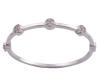 <span class='ref_item'>136 -</span> <span class="object_title">PULSERA RÍGIDA EN ORO DE 18 KT. CON DIAMANTES</span>  <p><span class="technical_description">Pulsera rígida realizada en oro de 18 kt. adornada en su parte superior por tres chatones cuajados de diamantes en talla brillante con peso total aprox. de 0.36 ct. Bisagra y cierre con pestaña y ocho de seguridad. Medida ovalo interior 6 cm<br/>Ref. 76291</span><br>Peso: <span class="PESO_HCES1">12,7</span> <span class="PESOUMED_HCES1">gr.</span><br></p>