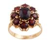 <span class='ref_item'>209 -</span> <span class="object_title">SORTIJA EN ORO DE 18 KT. CON GRANATES ALAMANDINOS</span>  <p><span class="technical_description">Sortija realizada en oro de 18 kt. con diseño de roseta clásica compuesta por granates almandinos en talla oval el central y tallas redondas los de la orla<br/>Medida sortija: 12</span><br>Peso: <span class="PESO_HCES1">4,6</span> <span class="PESOUMED_HCES1">gr.</span><br></p>