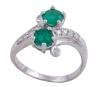 <span class='ref_item'>21 -</span> <span class="object_title">SORTIJA  TU & YO EN ORO DE 18 KT. CON ESMERALDAS Y DIAMANTES</span>  <p><span class="technical_description">Sortija TU & YO realizada en oro de 18 kt. con esmeraldas cruzadas en tallas redondas facetadas engastadas en garras con peso total aprox.1.10 ct. y adorno de diamantes en talla brillante engastados en pavés con peso total aprox. 0.15 ct<br/>Medida sortija: 12</span><br>Peso: <span class="PESO_HCES1">4,25</span> <span class="PESOUMED_HCES1">gr.</span><br></p>