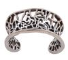 <span class='ref_item'>150 -</span> <span class="object_title">BRAZALETE RÍGIDO CALADO EN PLATA DE LEY 925</span>  <p><span class="technical_description">Brazalete rígido calado realizado en plata de ley 925.Con diseño de red calada<br/>Medidas: 3,8 cm en su parte más ancha y 6 cm en ovalo interior</span><br>Peso: <span class="PESO_HCES1">36,10</span> <span class="PESOUMED_HCES1">gr.</span><br></p>