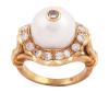 <span class='ref_item'>41 -</span> <span class="object_title">SORTIJA EN ORO DE 18 KT. CON PERLA AUSTRALIANA Y DIAMANTES</span>  <p><span class="technical_description">Sortija realizada en oro de 18 kt. con perla Australiana cultivada, calibrada aprox. 12 mm con adorno en su centro de diamante en talla brillante engastado en chatón y orla de diamantes en talla brillante. Peso total aprox. de todos los diamantes : 0.60 ct. Hombros de la sortija con detalles calados.<br/>Medida sortija: 14</span><br>Peso: <span class="PESO_HCES1">11,20</span> <span class="PESOUMED_HCES1">gr.</span><br></p>