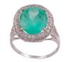 <span class='ref_item'>63 -</span> <span class="object_title">SORTIJA EN ORO DE 18 KT. CON GRAN ESMERALDA  APROX. 5.39 CT Y DIAMANTES. JOYA EXCLUSIVA MODERNA</span>  <p><span class="technical_description">Sortija realizada en oro de 18 kt. con gran esmeralda central en talla oval engastada en garra con peso aprox. 5.39 ct y adorno en orla y en hombros de la sortija de diamantes en talla brillante con peso total aprox. 0.60 ct.<br/>Ref: 506<br/>Medida sortija: 12</span><br>Peso: <span class="PESO_HCES1">3,60</span> <span class="PESOUMED_HCES1">gr.</span><br></p>