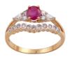 <span class='ref_item'>154 -</span> <span class="object_title">SORTIJA EN ORO DE 9 KT. CON RUBÍ Y DIAMANTES</span>  <p><span class="technical_description">Sortija realizada en oro de 9 kt. diseño de doble banda central, con rubí en talla oval engastado en garra con peso aprox. 0.38 ct y adorno de diamantes en tallas brillante y perilla con peso total aprox.0.57ct.<br/>Ref: 520<br/>Medida sortija: 13</span><br>Peso: <span class="PESO_HCES1">3,10</span> <span class="PESOUMED_HCES1">gr.</span><br></p>