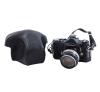 <span class='ref_item'>65 -</span> <span class="object_title">CÁMARA RÉFLEX DE PELÍCULA DE 35MM NIKON NIKOMAT FT2</span>   <p><span class="technical_description">El modelo fué lanzado por Nikon en la década de 1960 y es conocido por su construcción robusta y totalmente mecánica. Este modelo "Nikomat" fue comercializado en el mercado japonés. Equipada con un objetivo Nikkor-S Auto 50mm f/1.4. Incluye funda de cuero negro original.</span><br></p>