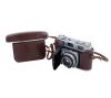 <span class='ref_item'>72 -</span> <span class="object_title">CÁMARA KODAK RETINA III C DE LOS AÑOS 50</span>   <p><span class="technical_description">Esta cámara se fabricó en Alemania durante la década de 1950 y se caracteriza por su diseño telemétrico plegable. El objetivo que monta es un Schneider-Kreuznach Retina-Xenon 50mm f/2, conocido por su alta calidad óptica. Se acompaña de su funda original en color marrón e interior en terciopelo granate.</span><br></p>