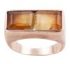 <span class='ref_item'>33 -</span> <span class="object_title">SORTIJA EN ORO DE 9 KT. CON CUARZOS CITRINOS</span>  <p><span class="technical_description">Sortija realizada en oro de 9 kt. Con diseño de sello rectangular y adorno de dos citrinos en tallas octogonales con peso total aprox. de 5 ct.<br/>Medida sortija: 19</span><br>Peso: <span class="PESO_HCES1">11</span> <span class="PESOUMED_HCES1">gr.</span><br></p>