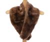 <span class='ref_item'>180 -</span> <span class="object_title">CUELLO DE LOMOS DE VISÓN EN COLOR MARRÓN CLARO</span>   <p><span class="technical_description">Cuello realizado en lomos de visón de color marrón claro, con suave tacto y brillo<br/>Forro interior satinado en color marrón</span><br></p>