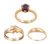 <span class='ref_item'>47 -</span> <span class="object_title">TRES SORTIJAS EN ORO DE 18 KT. UNA EN ORO BICOLOR, OTRA CON AMATISTA Y UNA TERCERA CON PEQUEÑO DIAMANTE</span>  <p><span class="technical_description">Lote compuesto por tres sortijas realizadas en oro de 18 kt. Una de ellas con diseño de corazones en oro bicolor, otra con talla redonda de amatista y una tercera con adorno de un pequeño diamante en talla brillante con peso aprox.0.02 ct.<br/>Medidas sortijas: 15</span><br>Peso: <span class="PESO_HCES1">8,60</span> <span class="PESOUMED_HCES1">gr.</span><br></p>
