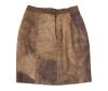<span class='ref_item'>181 -</span> <span class="object_title">FALDA EN CUERO COLOR MARRÓN ARENA, CORTE RECTO.</span>   <p><span class="technical_description">Falda de cuero marrón arena de corte recto clásico atemporal con detalle de costuras verticales, presenta acabado moteado envejecido natural. largo sobre la rodilla, cintura fruncida a los lados, cremallera y botón posterior. Forro interior<br/>Medidas: Largo 51 cm. Talla aprox: 40 <br/> </span><br></p>