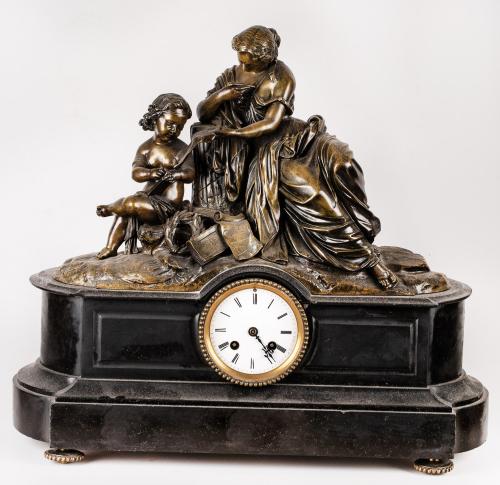 RELOJ DE SOBREMESA Y PAREJA DE CANDELABROS ESTILO NAPOLEON 