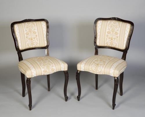 PAREJA DE SILLAS DE COMEDOR ESTILO FRANCÉS