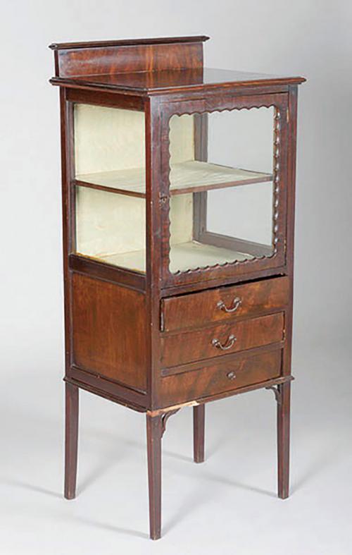 MUEBLE VITRINA  ESTILO INGLÉS