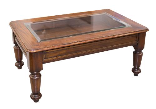 MESA DE CENTRO ESTILO INGLÉS, SIGLO XX