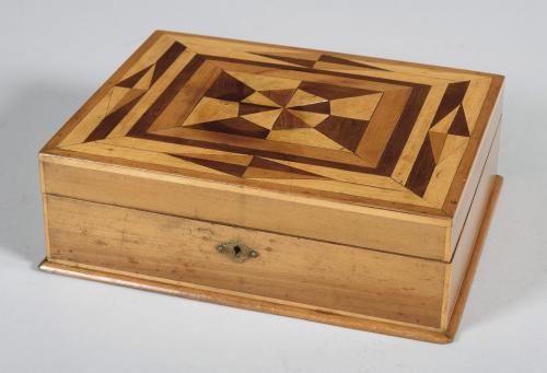 CAJA DE ESCRITORIO EN TARACEA FINALES SIGLO XIX