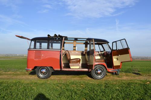VOLKSWAGEN T1 MICROBUS DE LUXE 1957