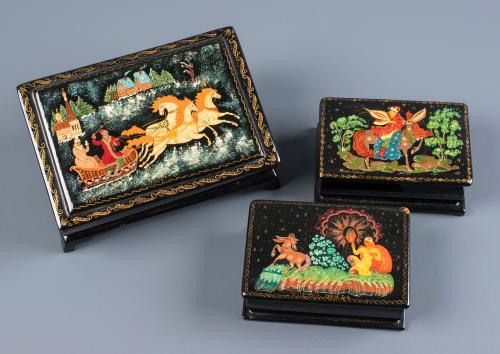 TRES CAJAS RUSAS
