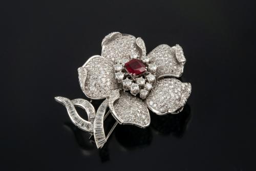 Broche