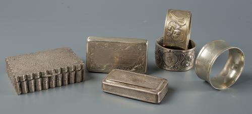 TRES CAJAS DE PLATA Y TRES SERVILLETEROS