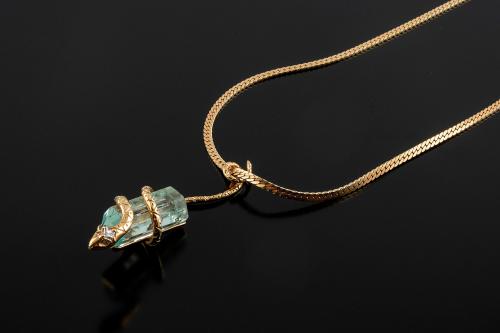 Colgante con cadena