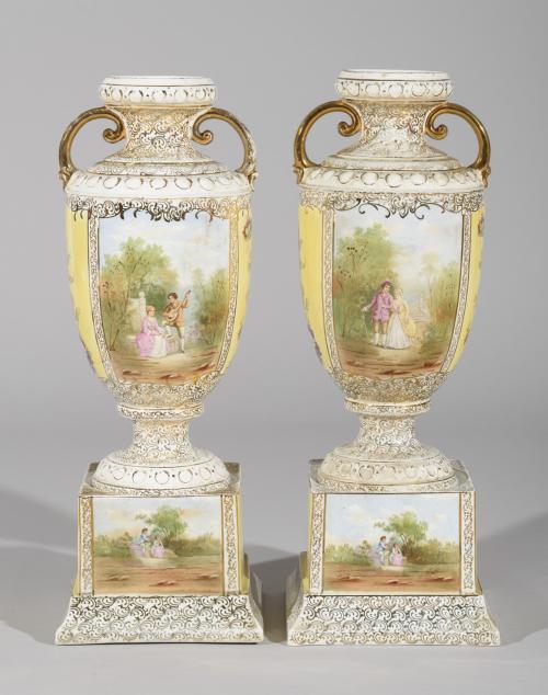 PAREJA DE JARRONES EN PORCELANA DE SITZENDORF, ALEMANIA SIG