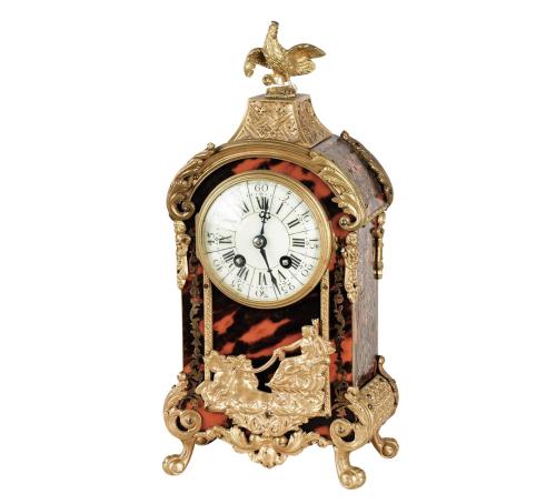 RELOJ  DE SOBREMESA TIPO BOULLE, CUERDA - LLAVE