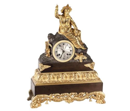 RELOJ DE SOBREMESA FRANCÉS, EN BRONCE, CA. 1800