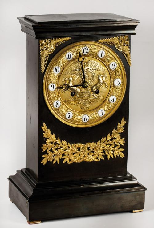 RELOJ ESTILO IMPERIO, DE BRONCE PAVONADO, 1823