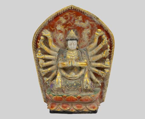 FIGURA BODHISATTVA DE LOS MIL BRAZOS. TALLADA EN JADE BLANC