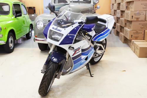 SUZUKI RGV 250 2T