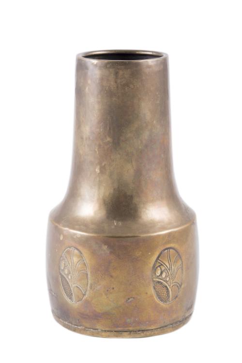 JARRÓN ART NOUVEAU DE COBRE, MANUFACTURA WMF, ALEMANIA, C.1