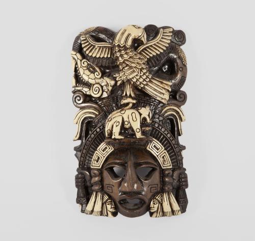 MÁSCARA MODERNA DE CERÁMICA POLICROMADA DE ESTILO AZTECA RE