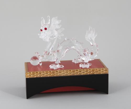 EL DRAGÓN,  FIGURA DE CRISTAL, 1997